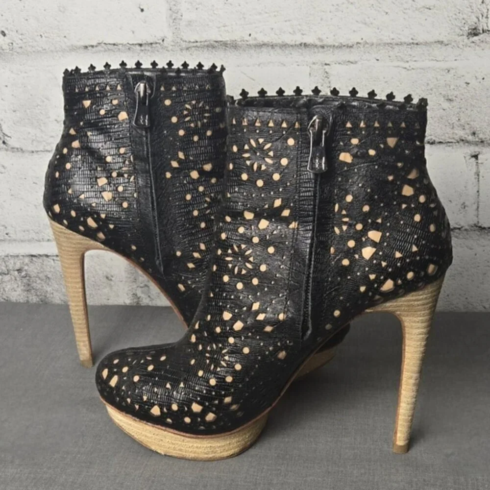 BCBGMAXAZRIA Laser Cut Platform Booties Black Tan Stiletto | 6.5